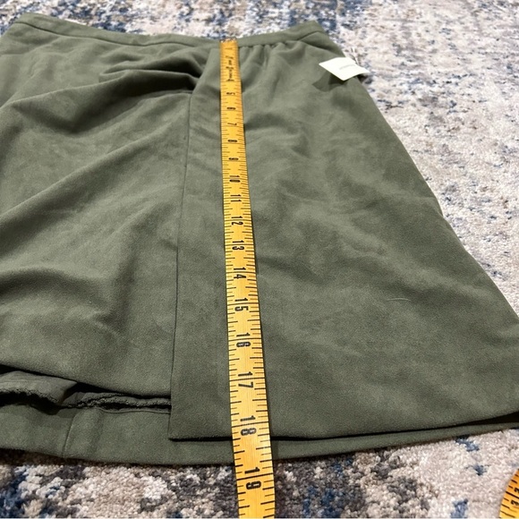Anthropologie Moss Sage Green Roxanna Faux Suede Front Slit Seamed Mini Skirt - Picture 9 of 9